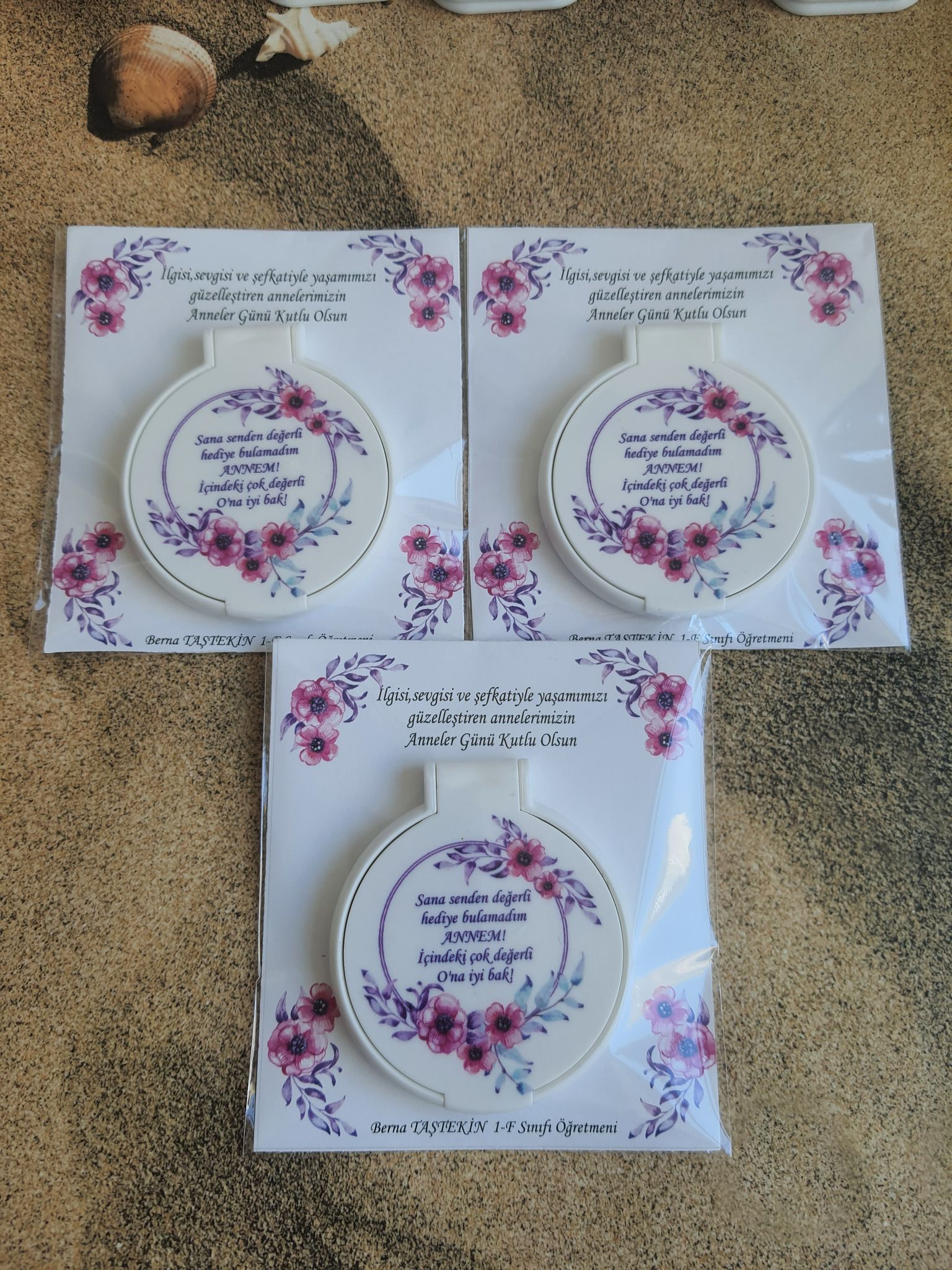 Anneler gününe özel Kartlı Plastik Cep Aynası